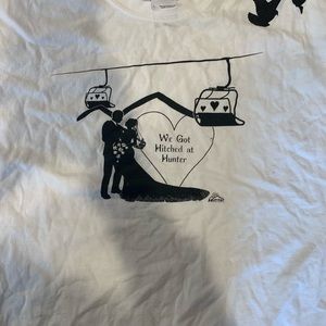 Hunter mountain tee shirt Large